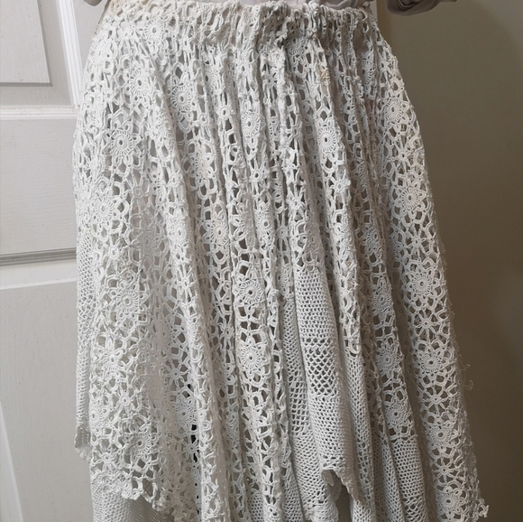 Neo-vintage Eco-lux White upcycled crochet voluminous handkerchief hem skirt - Picture 8 of 9